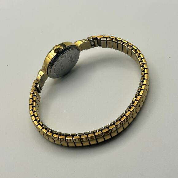 Timex Gold Tone Stainless Steel Women’s Watch Working New Battery - Picture 6 of 8